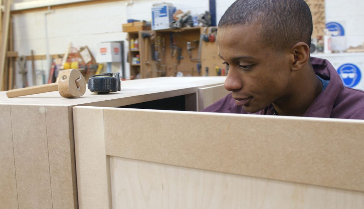 apprentice-building-furniture-in-carpentry