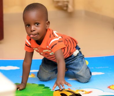 boy-playing-car12x6